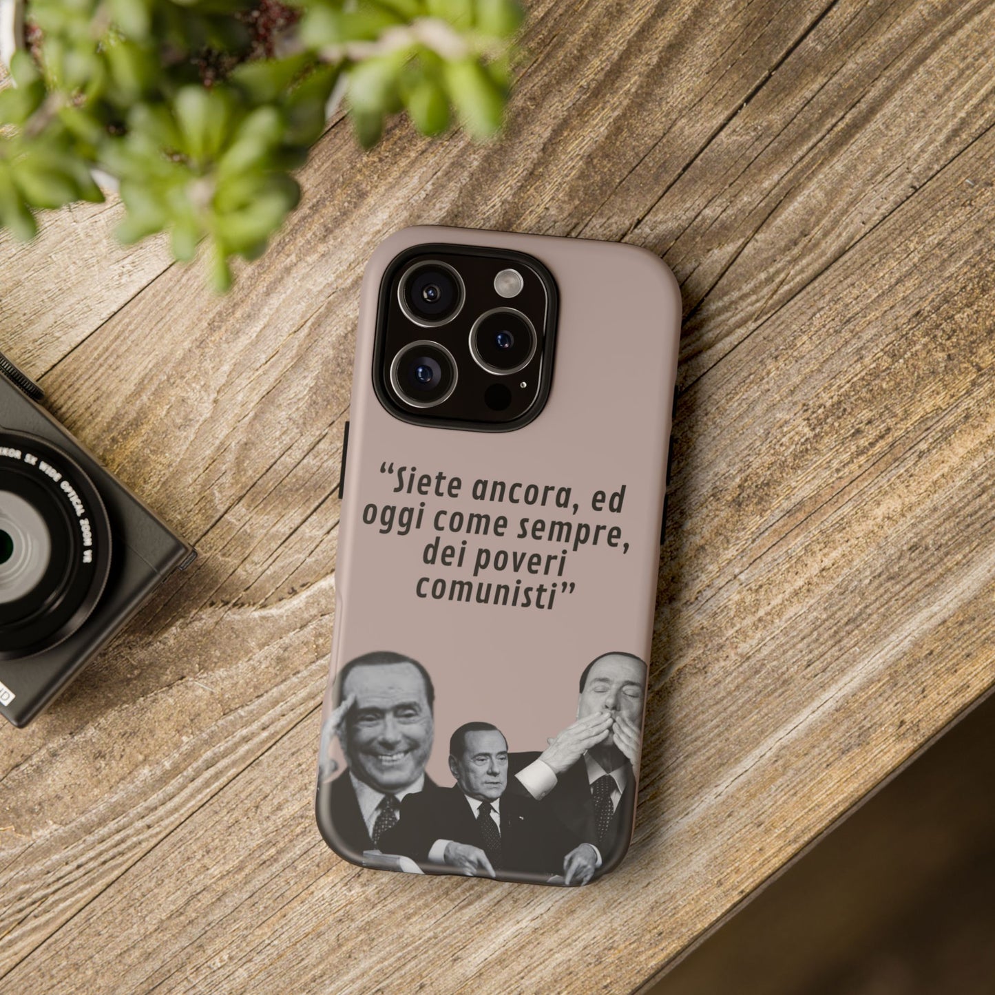 Cover "Poveri Comunisti" Berlusconi | iPhone e Samsung – Chic Gallery