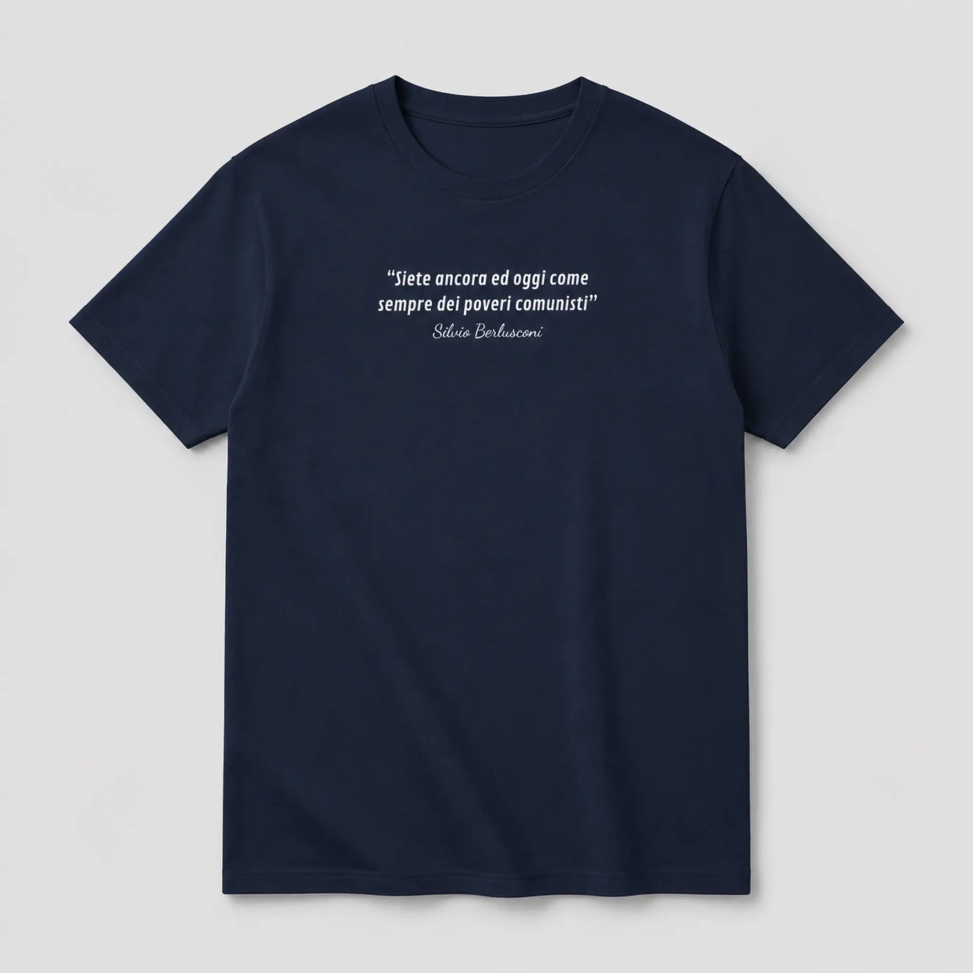 T-shirt blu navy Poveri Comunisti con citazione di Silvio Berlusconi — ChicGallery